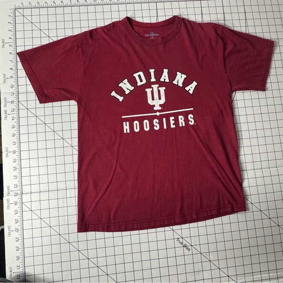 Men’s medium IU Hoosiers Russell Athletic Red‎ Crewneck - Picture 1 of 5